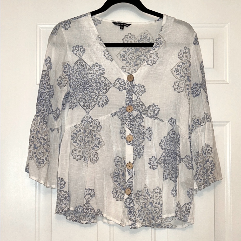 Unique Spectrum Button Ruffle S Top White Blue Floral Boho Hippie Casual - Picture 2 of 14